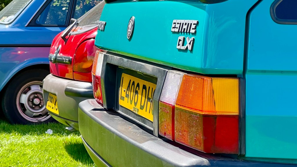 Rear end details of a turquoise Škoda Favorit Estate