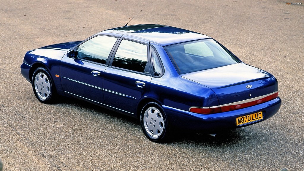 Rear three-quarter of a blue Ford Scorpio Saloon