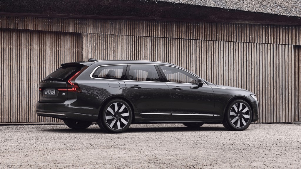 Rear three-quarters of a grey Volvo V90